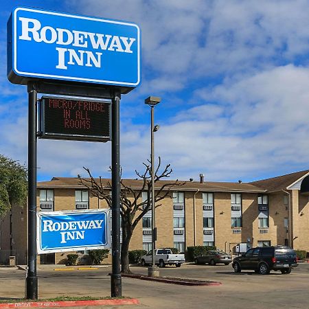 La Quinta Inn By Wyndham Austin Oltorf Exterior photo