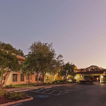La Quinta Inn By Wyndham Austin Oltorf Exterior photo
