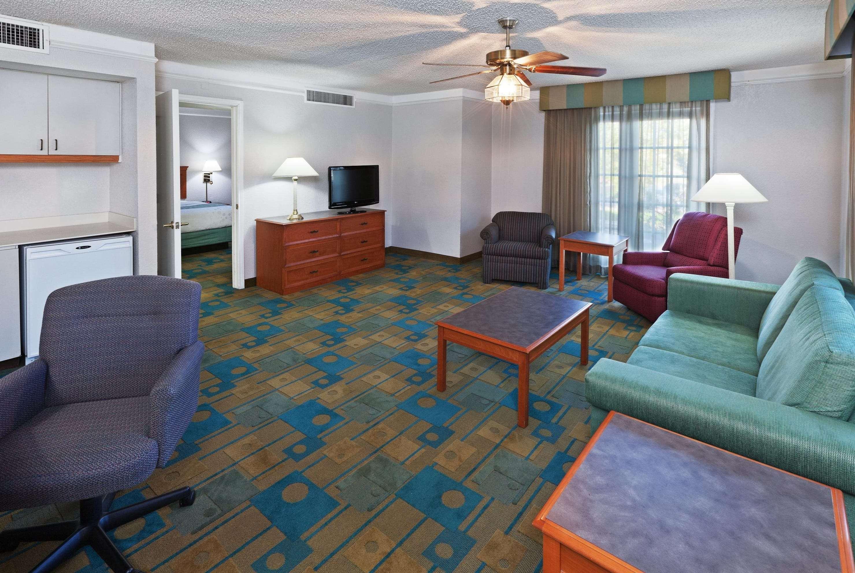 La Quinta Inn By Wyndham Austin Oltorf Exterior photo