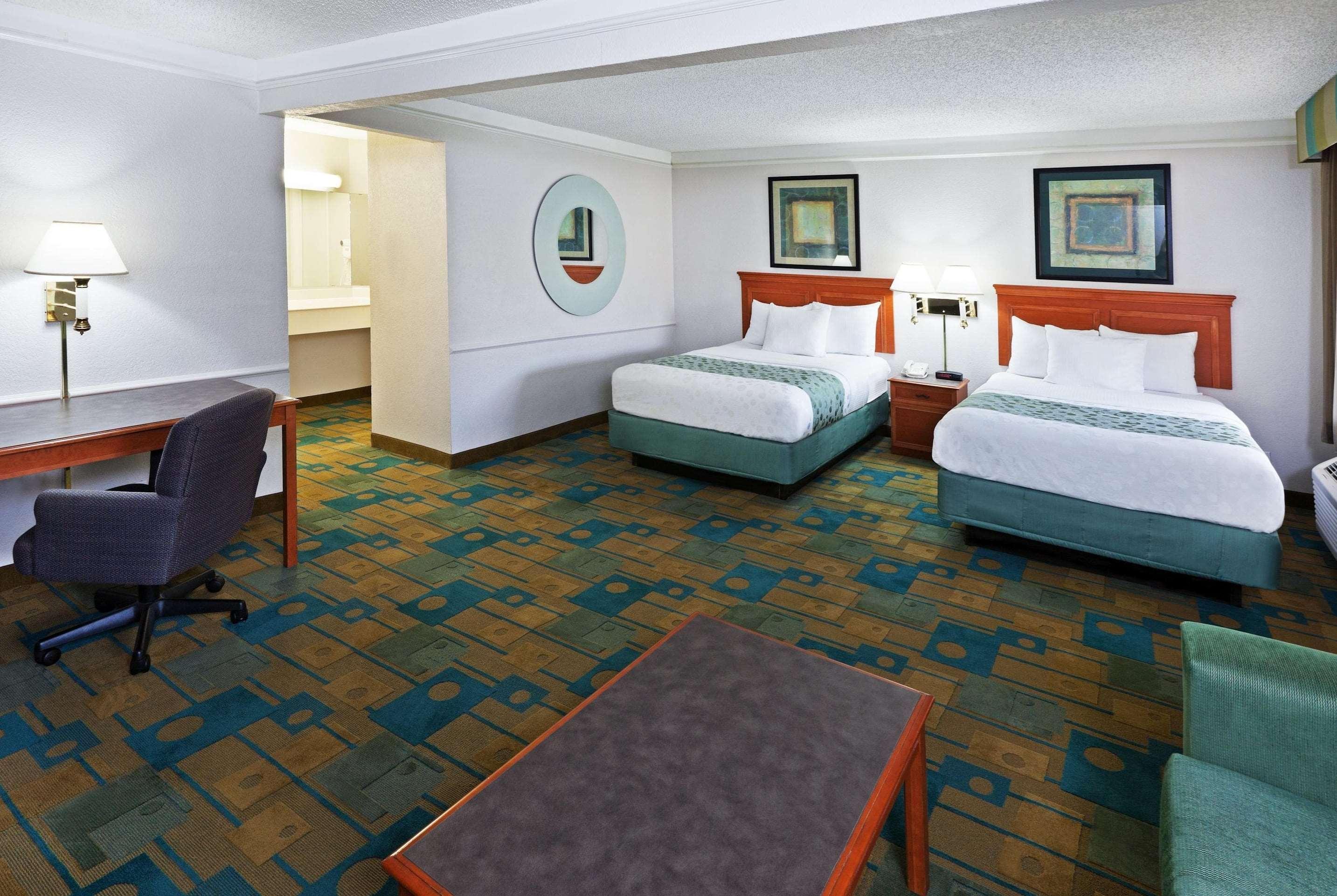 La Quinta Inn By Wyndham Austin Oltorf Exterior photo