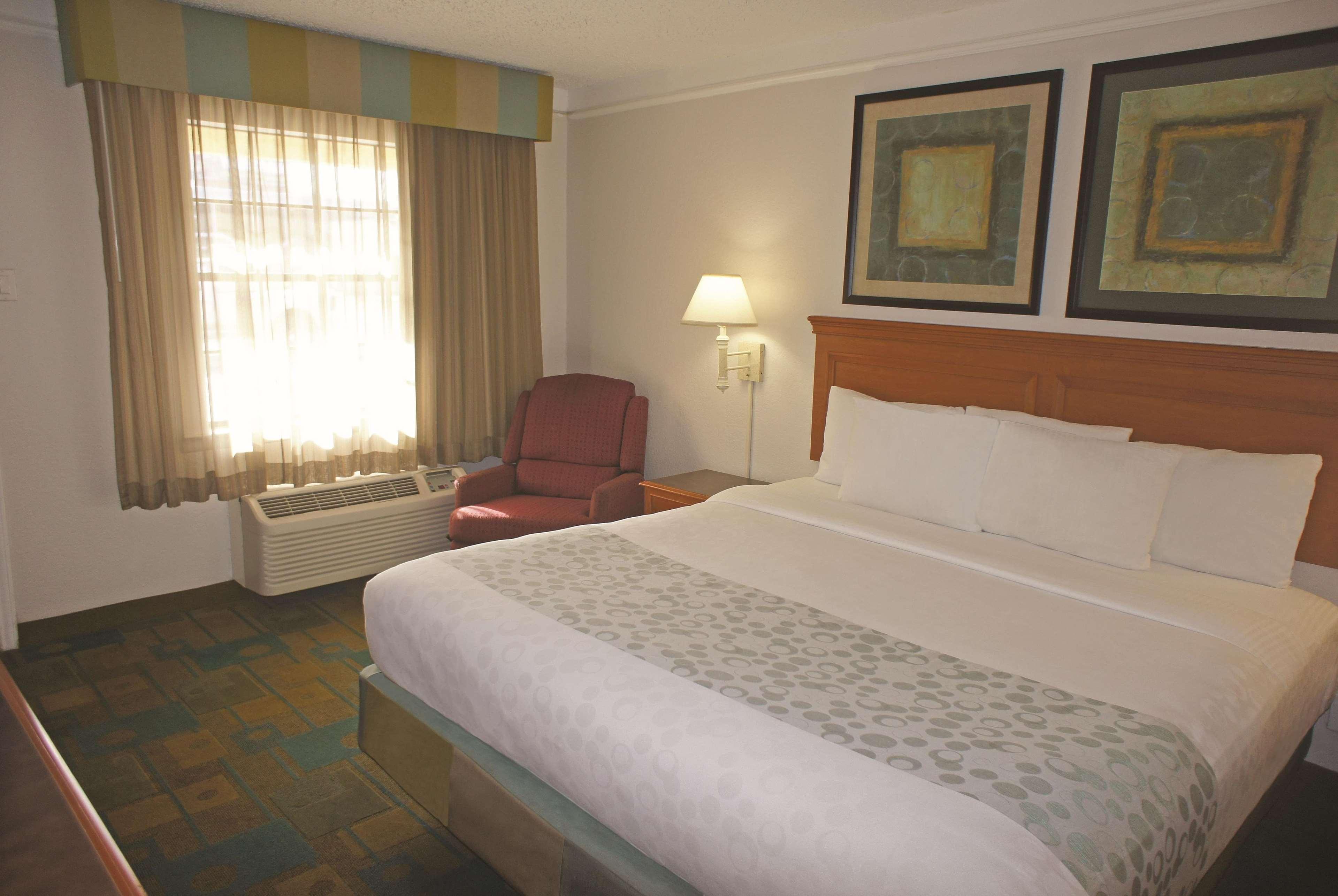 La Quinta Inn By Wyndham Austin Oltorf Exterior photo