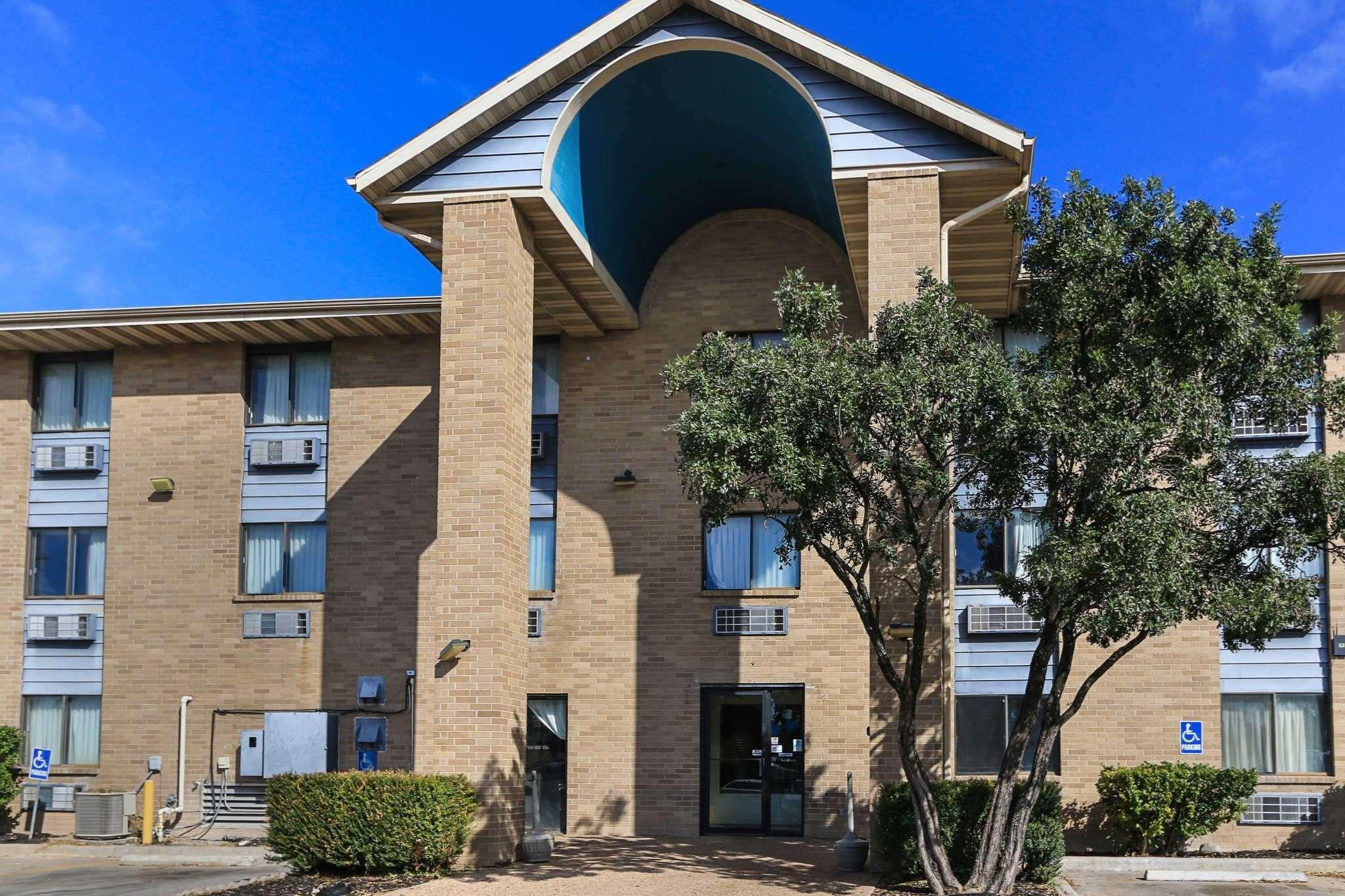 La Quinta Inn By Wyndham Austin Oltorf Exterior photo
