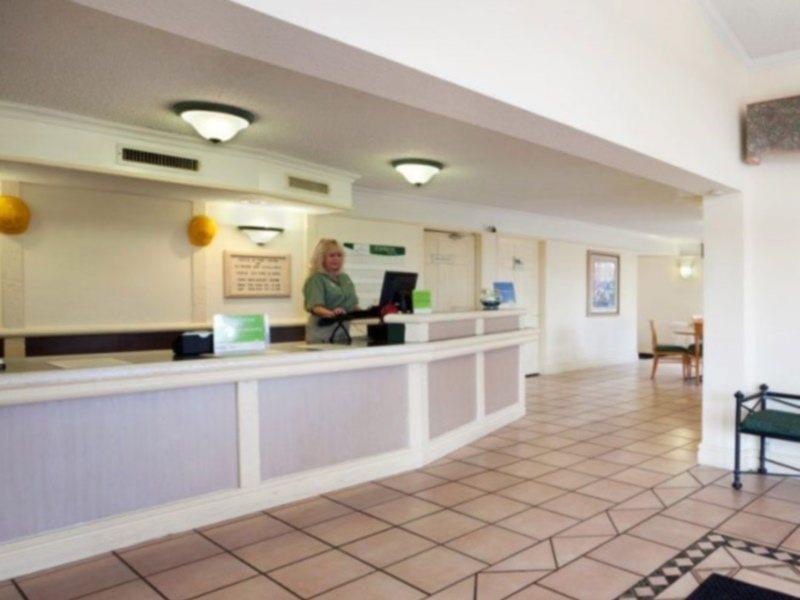La Quinta Inn By Wyndham Austin Oltorf Interior photo