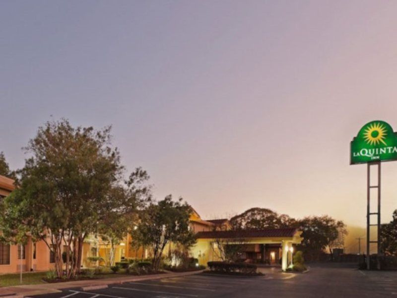 La Quinta Inn By Wyndham Austin Oltorf Exterior photo